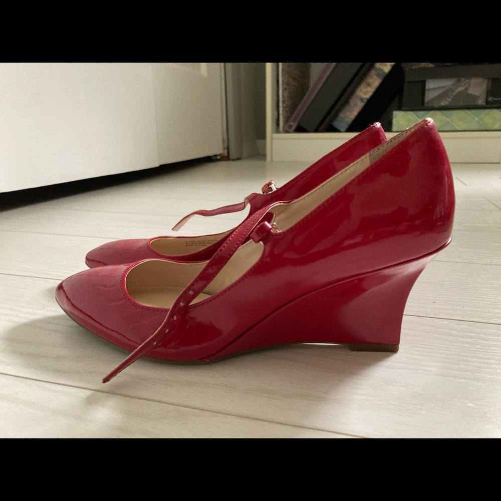 3 pairs women’s dress shoes